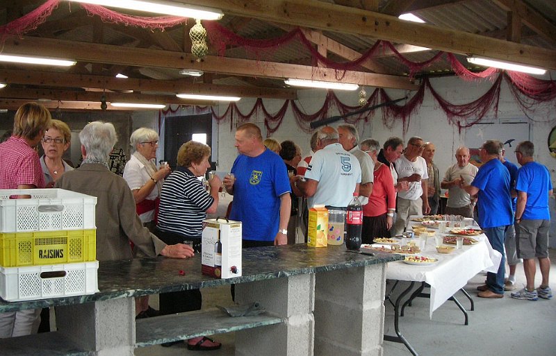2012-06-27 05 Tous a l_apero.JPG